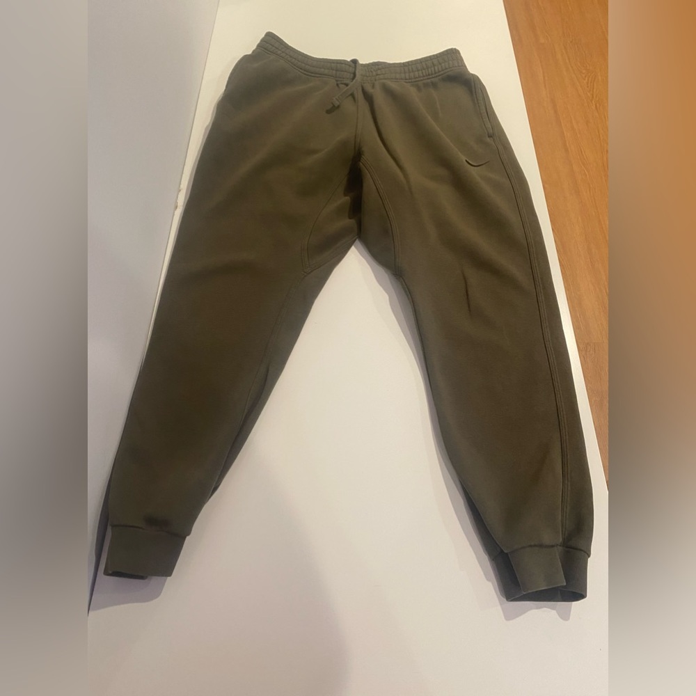 Nike Cuffed Sweatpants